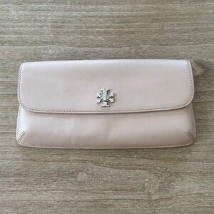 Tory Burch Diana Slim Clutch in light pink